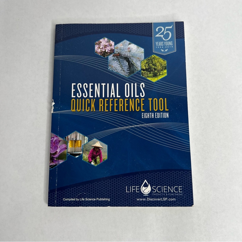 Young Living MINI BOOK Essential Oils Quick Reference Tool Guide